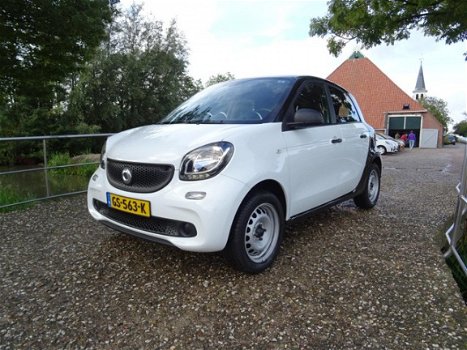 Smart Forfour - 1.0 Pure Slechts 35.000 Km + 5 deur + Cruise Nu € 5.999, - 1