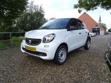 Smart Forfour - 1.0 Pure Slechts 35.000 Km + 5 deur + Cruise Nu € 5.999,