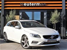 Volvo V60 - D6 AWD Hybrid Aut. R Design Schuifdak/ 7% bijtelling/ Trekhaak