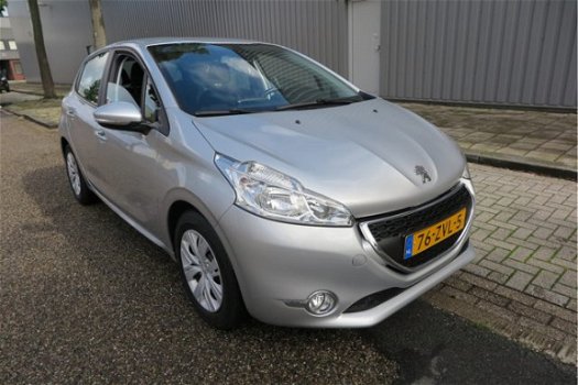 Peugeot 208 - 1.2 VTi Envy 5Drs /68.000 Km/Navi/Clima/Pdc/NAP/Garantie - 1