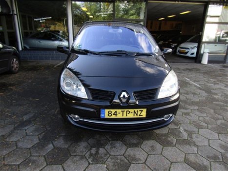 Renault Grand Scénic - 2.0 dCi Dynamique Airco, Navigatie, - 1