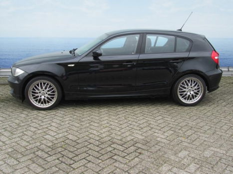 BMW 1-serie - 120d Business Line | Navigatie | Volledig onderhouden - 1