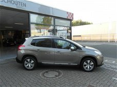 Peugeot 2008 - 1.2 PureTech Blue Lease Executive