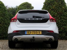 Volvo V40 Cross Country - 2.0 D3 Momentum / Navi / Camera