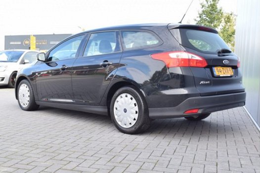 Ford Focus Wagon - 1.6 TDCI ECOnetic Lease Trend Navi Airco Cruise Pdc - 1