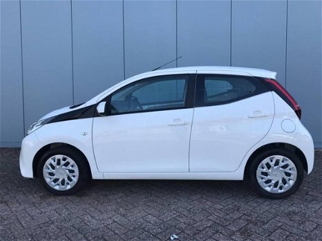 Toyota Aygo - 1.0 VVT-i x-play x-shift - 1