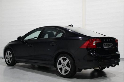 Volvo S60 - T4 180 pk Automaat Kinetic Navi, Cruise control, PDC, Trekhaak, Slechts 109 dkm NAP - 1