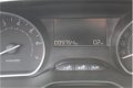 Peugeot 2008 - 1.2 PureTech Active Navigatie, Cruise & Climate control, Trekhaak, parkeersensoren - 1 - Thumbnail