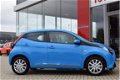 Toyota Aygo - 5-deurs 1.0 VVT-i 72pk x-play | 15'' Lichtmetalen velgen | Chroom Pack | Airco | - 1 - Thumbnail