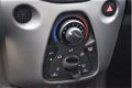 Toyota Aygo - 5-deurs 1.0 VVT-i 72pk x-play | 15'' Lichtmetalen velgen | Chroom Pack | Airco | - 1 - Thumbnail