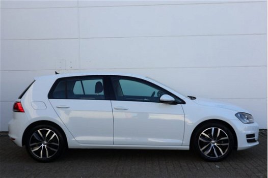 Volkswagen Golf - 1.2 TSI Highline 111pk - 1