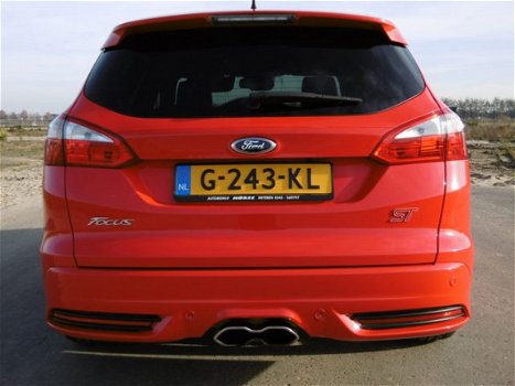 Ford Focus Wagon - 2.0 EcoBoost ST-3 * 250 PK * Navi, Leder, Camera - 1