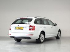 Skoda Octavia Combi - 1.2 TSI Greentech Style , Navi, Clima, Cruise, Moon White Metallic