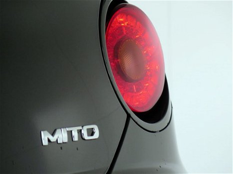 Alfa Romeo MiTo - 1.3 JTDm Urban 90pk / Navigatie / 17