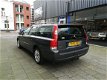 Volvo V70 - 2.4 Momentum Automaat/Leer/Stoelverwarming/Cruise/Clima/16 - 1 - Thumbnail