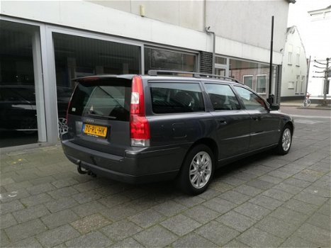 Volvo V70 - 2.4 Momentum Automaat/Leer/Stoelverwarming/Cruise/Clima/16 - 1