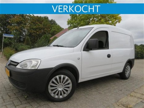 Opel Combo - 16i Benzine & Airco, Schuifdeur & Opties - 1