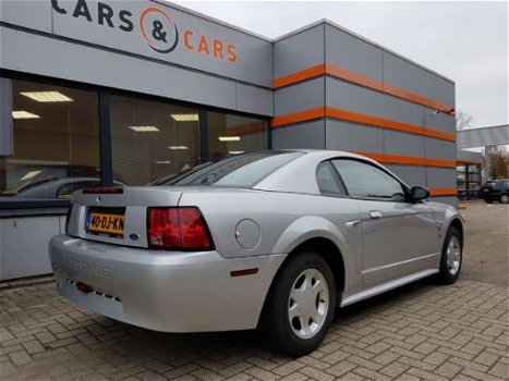 Ford Mustang - 3.8 V6 Coupé 35th Anniversary - 1