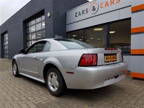 Ford Mustang - 3.8 V6 Coupé 35th Anniversary - 1