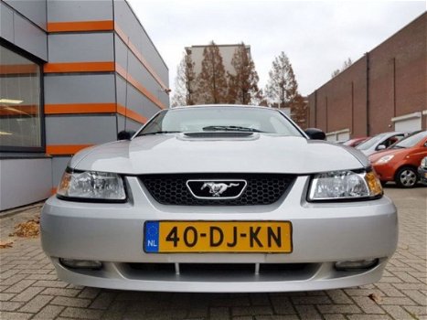 Ford Mustang - 3.8 V6 Coupé 35th Anniversary - 1