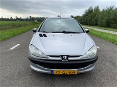 Peugeot 206 - 1.4 XT , nieuwe apk , inruil mogelijk