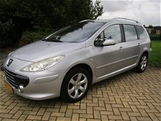 Peugeot 307 SW - 2.0-16V 1e eigenaar/navi/pano