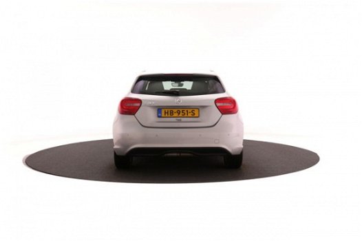 Mercedes-Benz A-klasse - 180 Ambition | Parkeerassistent | Bi-Xenon lampen | Comfortonderstel - 1