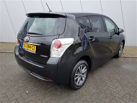 Toyota Verso - 1.8 VVT-i Business 7p. I 7-PERSOONS I NAVIGATIE I LICHTMETALEN VELGEN - 1