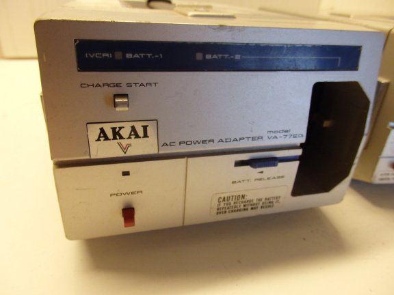 AKAI Power adapter + AKAI Video Cassette Recorder. - Afbeelding 2