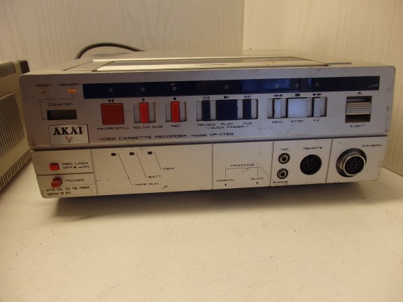 AKAI Power adapter + AKAI Video Cassette Recorder. - Afbeelding 3