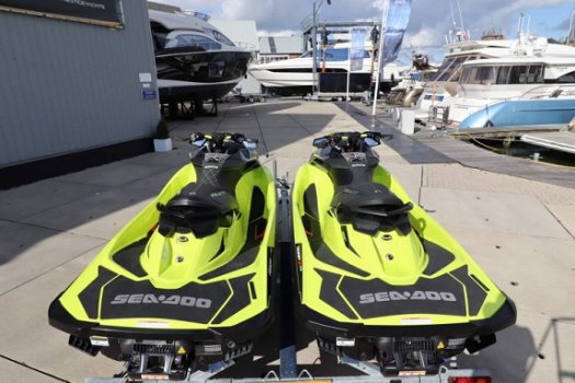 Sea-Doo RXP-X RS 300 trailer included - 2