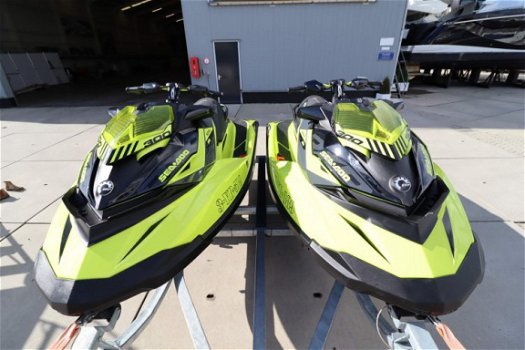 Sea-Doo RXP-X RS 300 trailer included - 3