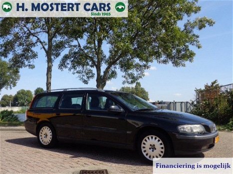 Volvo V70 - 2.4 T Comfort Line * AIRCO * 7 PERSOONS * LEDER * APK * GOED ONDERHOUDEN - 1