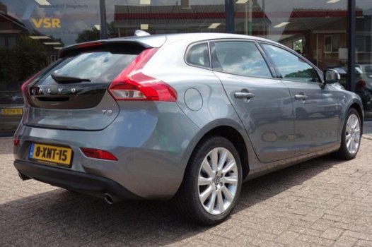 Volvo V40 - T2 KINETIC - 1