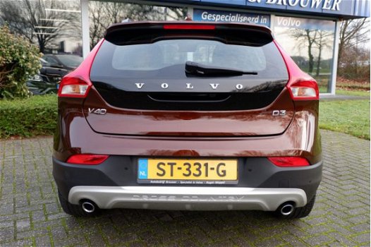 Volvo V40 Cross Country - MY17 2.0 D3 150PK NORDIC+/ INTELLISAFE / STANDKACHEL |JUN-16| *all in prij - 1