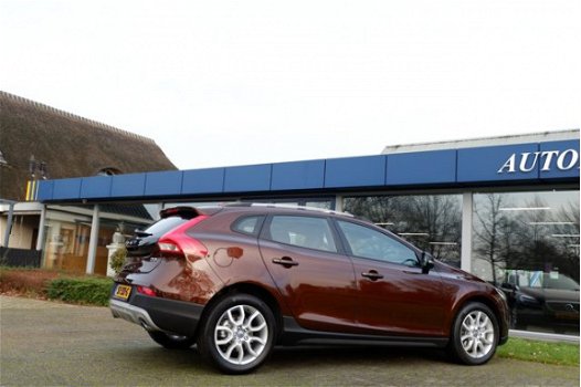 Volvo V40 Cross Country - MY17 2.0 D3 150PK NORDIC+/ INTELLISAFE / STANDKACHEL |JUN-16| *all in prij - 1