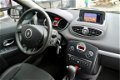 Renault Clio Estate - 1.6-16V Automaat 20th Anniversary / Navi/ Clima - 1 - Thumbnail