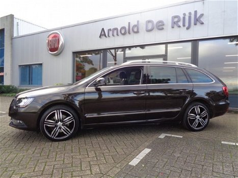 Skoda Superb Combi - 1.4 TSI Ambition Business - 1