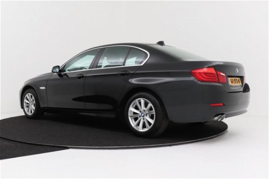 BMW 5-serie - 520i Executive | Navigatie | Org NL | Xenon | PDC - 1