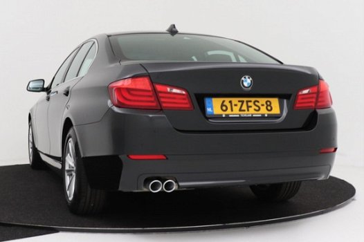 BMW 5-serie - 520i Executive | Navigatie | Org NL | Xenon | PDC - 1