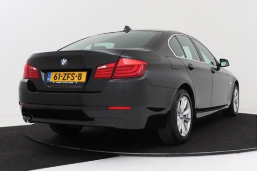 BMW 5-serie - 520i Executive | Navigatie | Org NL | Xenon | PDC - 1