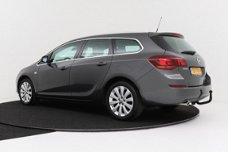 Opel Astra Sports Tourer - 1.4 Turbo Cosmo | Half leer | Parkeersensoren | Trekhaak