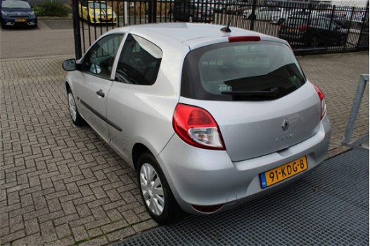 Renault Clio - 1.2 Special Line Navigatie/Airco - 1