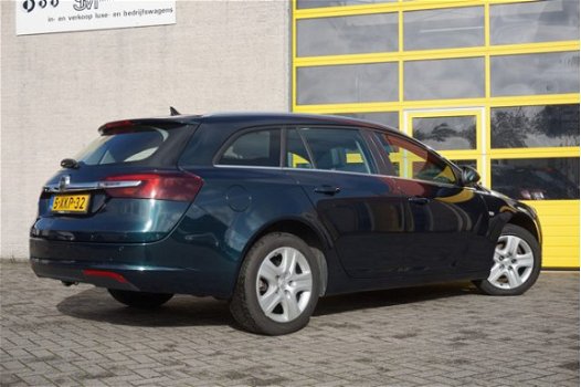 Opel Insignia Sports Tourer - 1.4 T EcoFLEX Business+ BJ2014 LED | PDC V+A | Trekhaak | Navi - 1