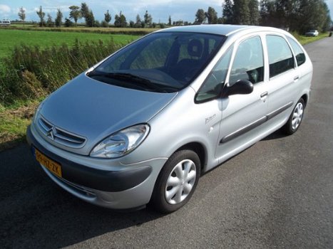 Citroën Xsara Picasso - 1.8i-16V Plaisir - 1