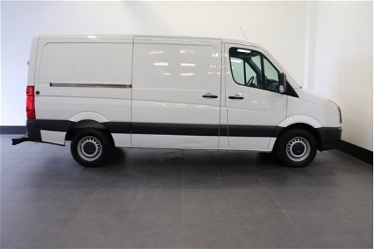 Volkswagen Crafter - 35 2.0 TDI L2H1 140PK - Airco - Cruise - Trekhaak - € 11.950, - Ex - 1