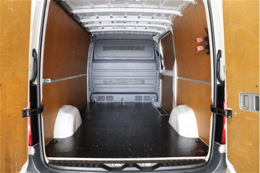 Volkswagen Crafter - 35 2.0 TDI L2H1 140PK - Airco - Cruise - Trekhaak - € 11.950, - Ex - 1