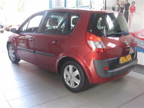 Renault Scénic - 1.5 dCi Dynamique Comfort - 1