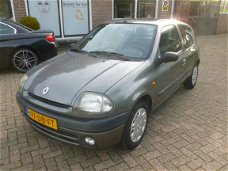 Renault Clio - 1.6 RN Automaat