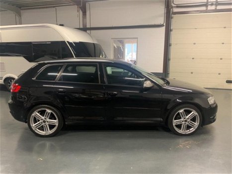 Audi A3 Sportback - 1.6 TDI Attraction 102 gram navi leder airco - 1